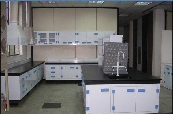 實(shí)驗(yàn)室邊臺(tái)