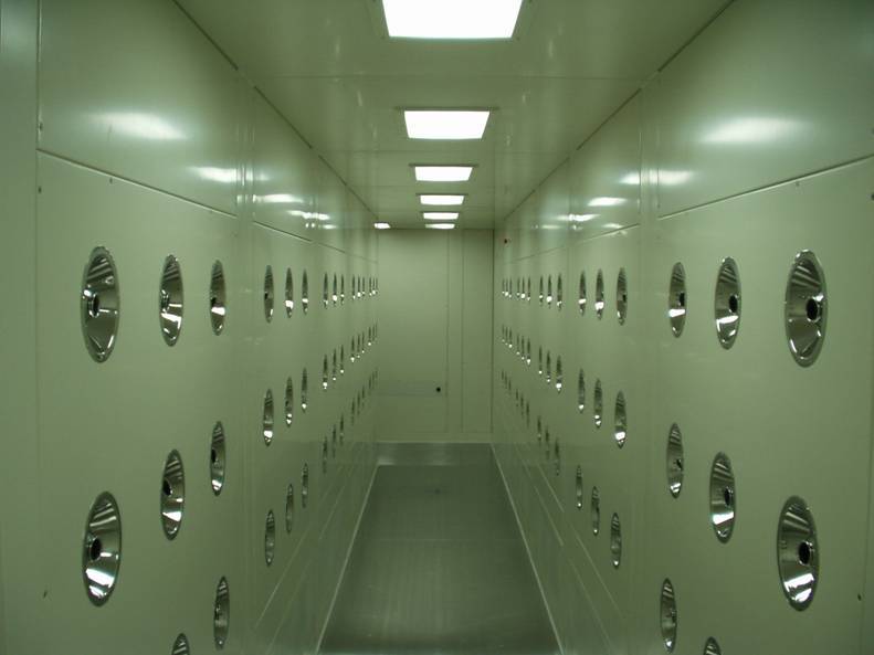 風(fēng)淋室內(nèi)部